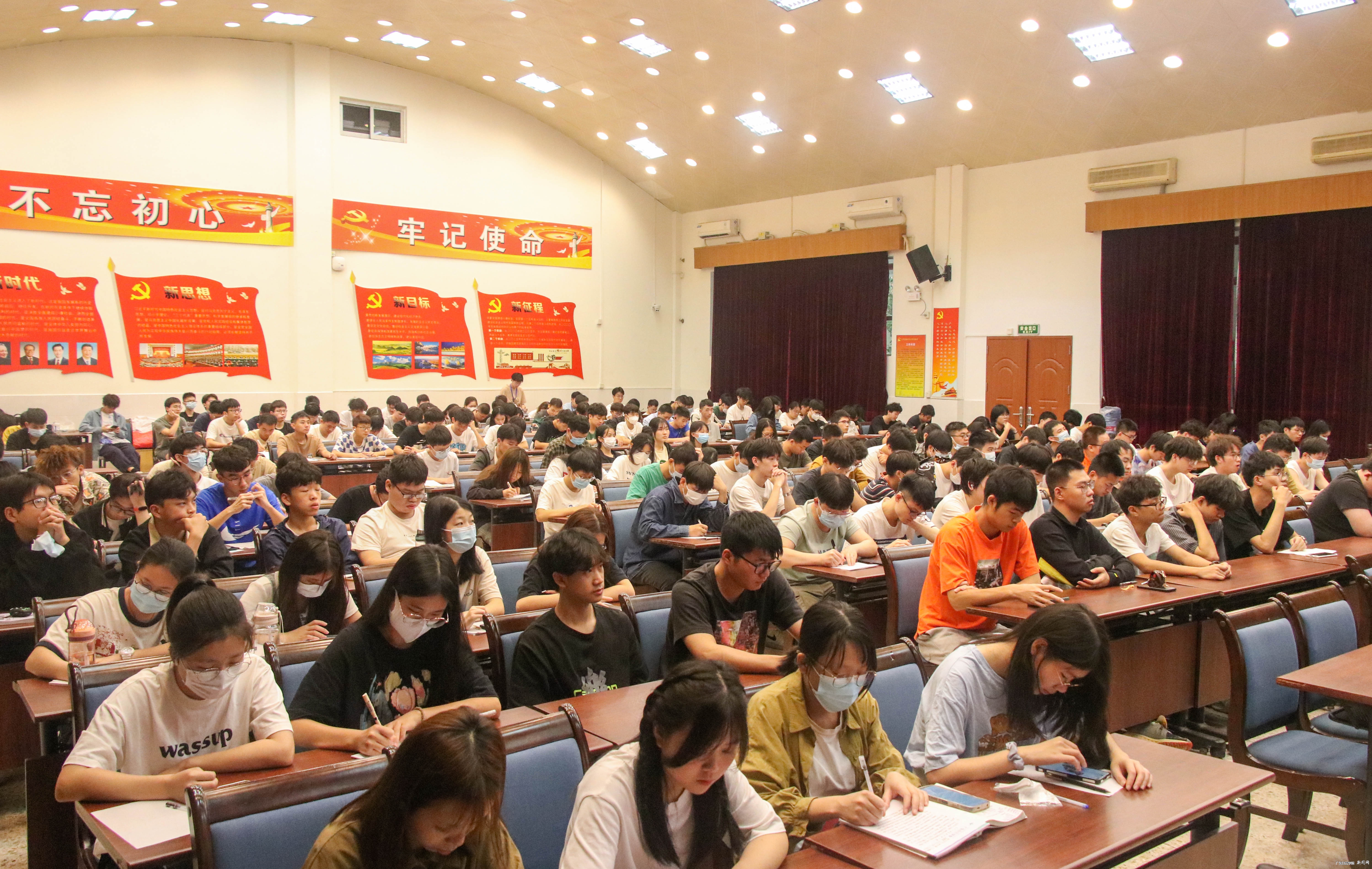 2.讲师讲授(8).jpg 2.讲师讲授(8).jpg