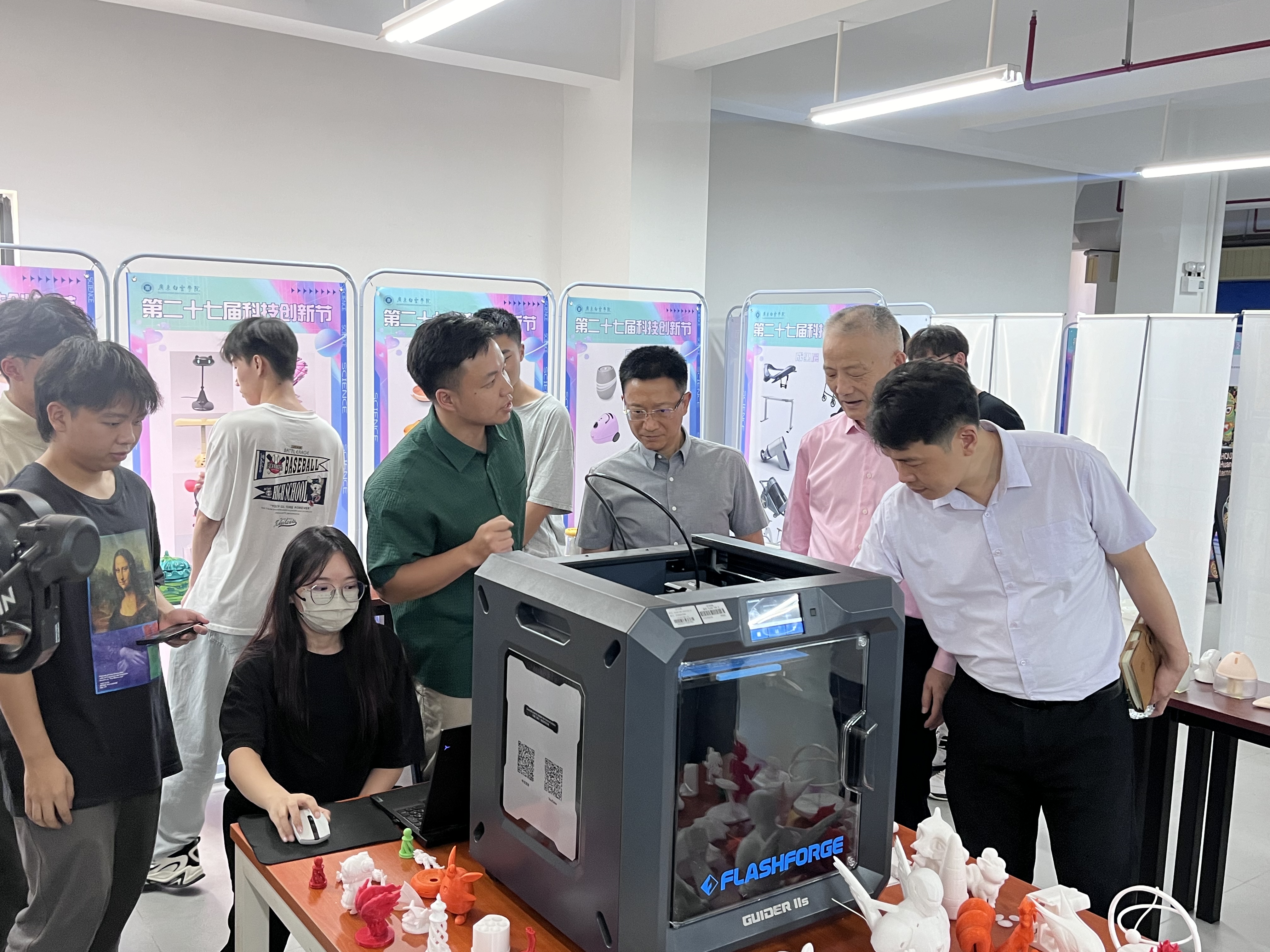 42艺术设计学院“AI在想”人工智能3D打印作品展.jpg 42艺术设计学院“AI在想”人工智能3D打印作品展.jpg