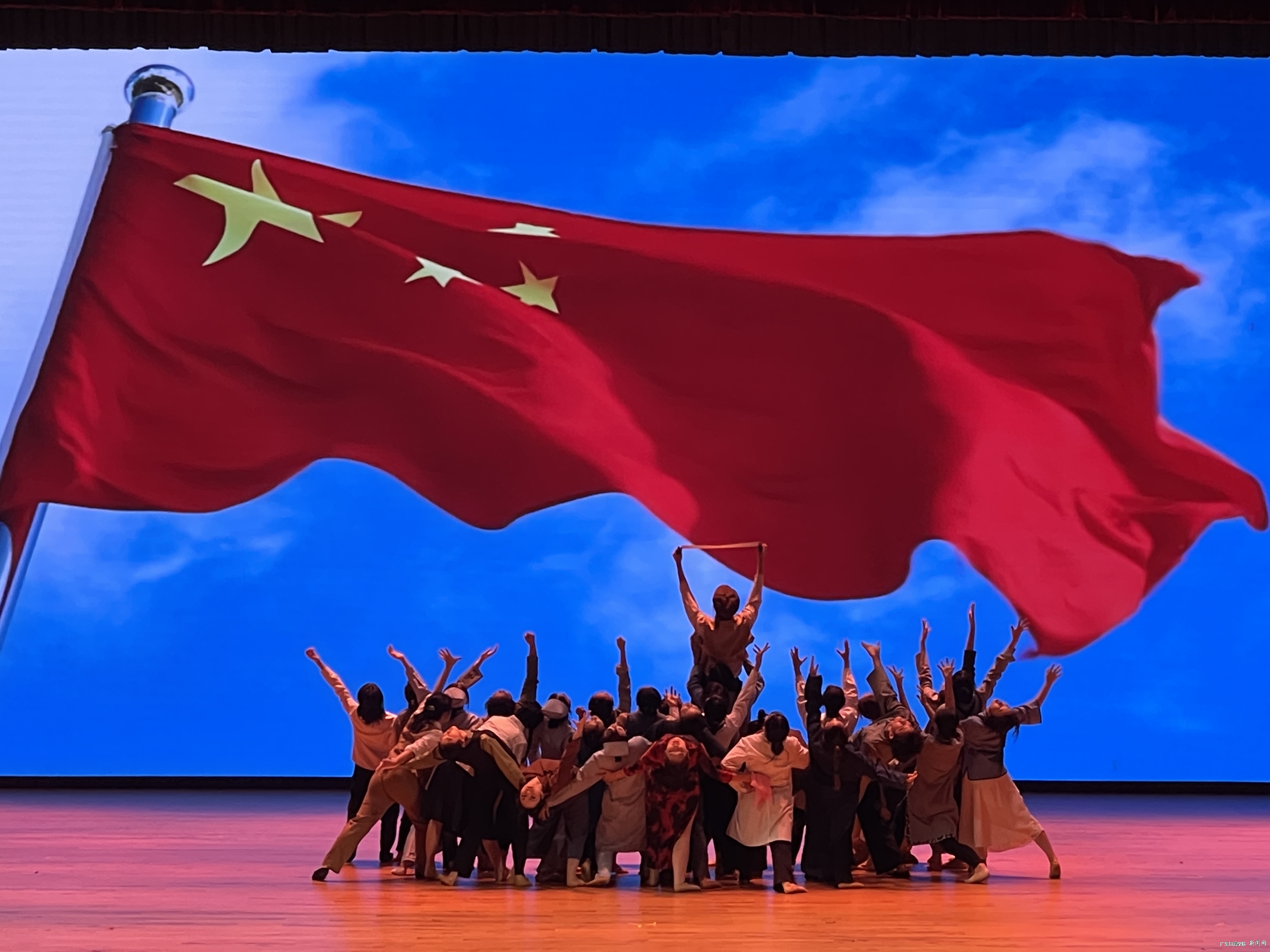 9舞蹈《无名的功勋》.jpg 9舞蹈《无名的功勋》.jpg