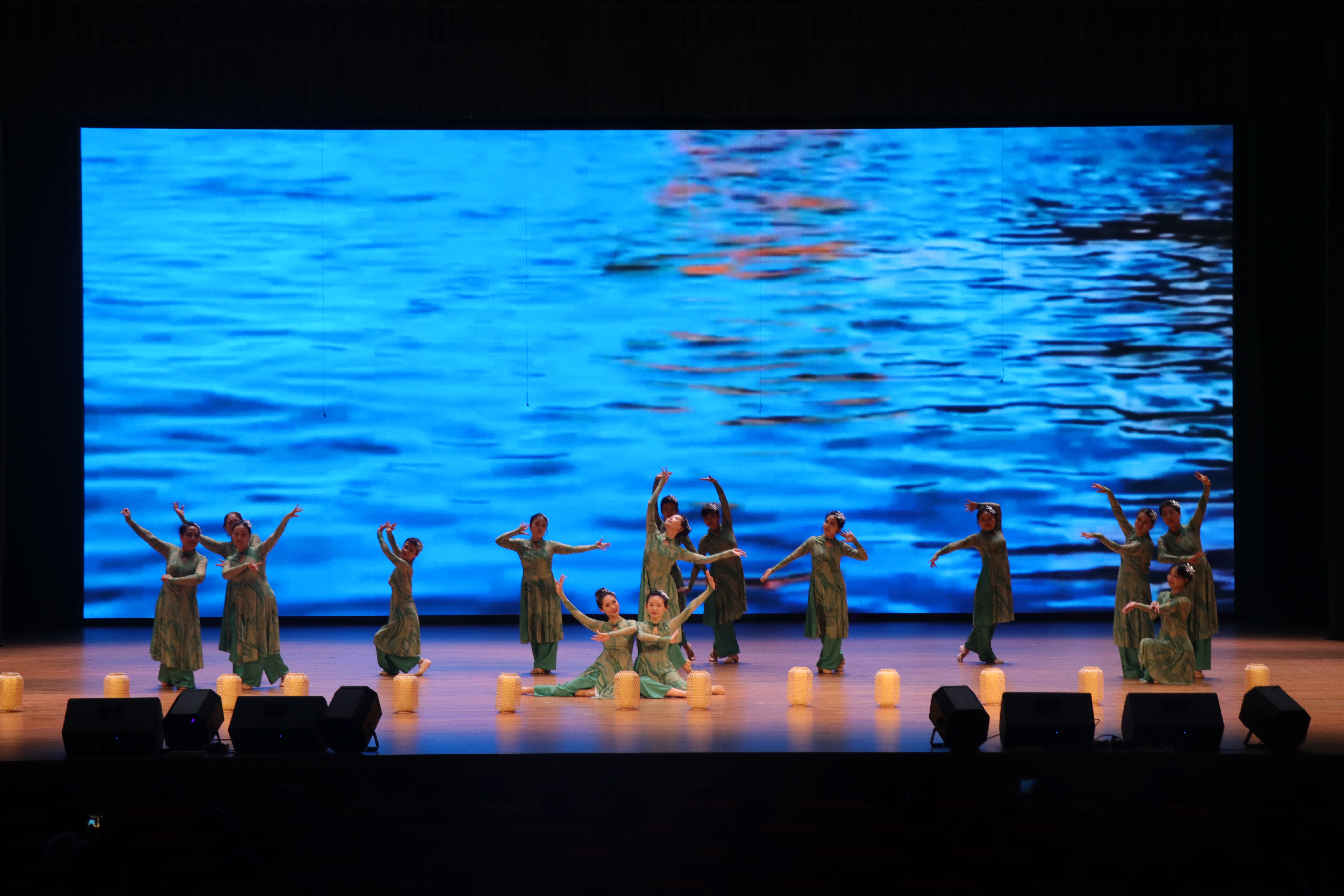 工会舞蹈《灯影秦淮》.JPG 工会舞蹈《灯影秦淮》.JPG